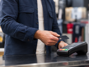 Carte di credito per viaggiatori: servizi utili e costi nascosti